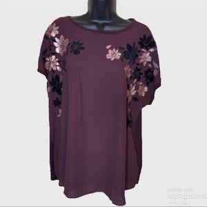 Apt. 9 deep maroon & flower detail top